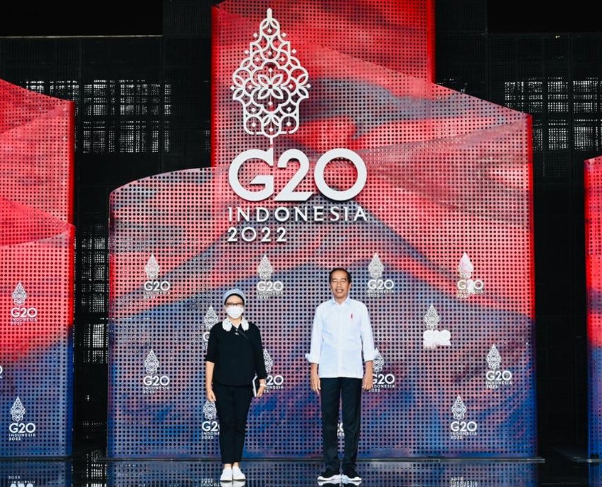 Presiden Jokowi didampingi Menlu Retno Marsudi saat meninjau secara sejumlah tempat yang akan dijadikan lokasi penyelenggaraan KTT G20, pada Selasa (08/11/2022). Dok. BPMI Setpres/Laily Rachev