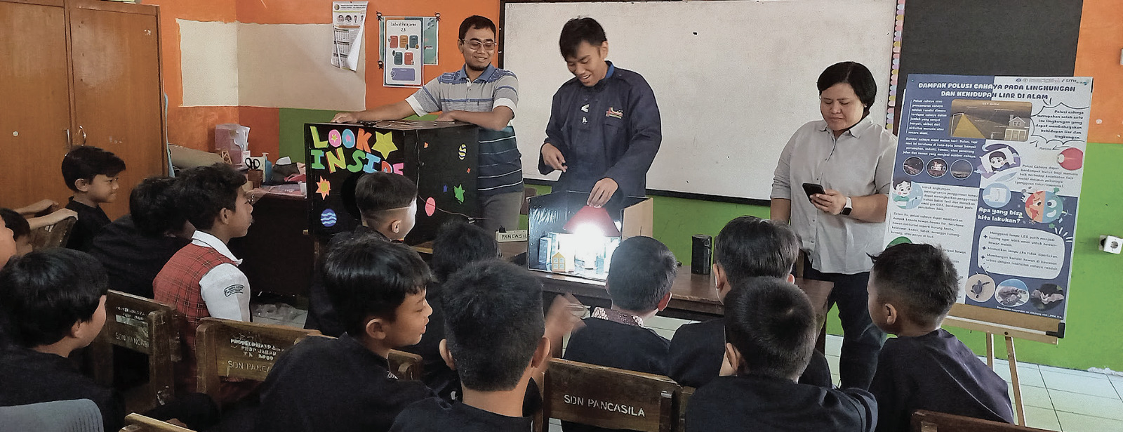 Educational Initiative Uses ‘Stargazing Box’ to Combat Light Pollution Awareness in Primary Schools