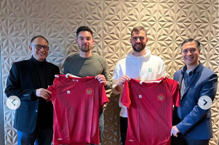 Sandy Walsh dan Jordi Amat saat bertemu Exco PSSI Hasani Abdulgani di Belgia. Dok. Instagram @hasaniabdulgani