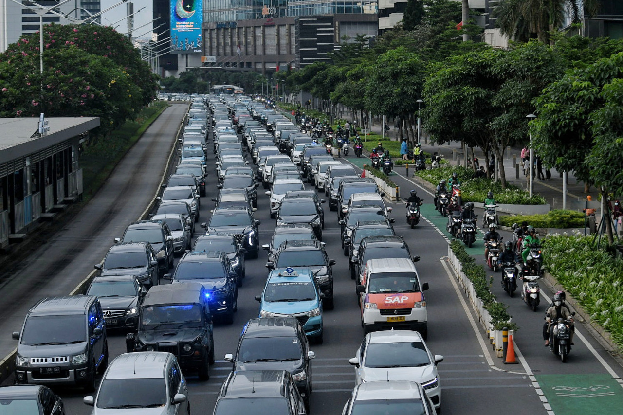 Naik Transportasi Umum Bisa Kurangi Macet